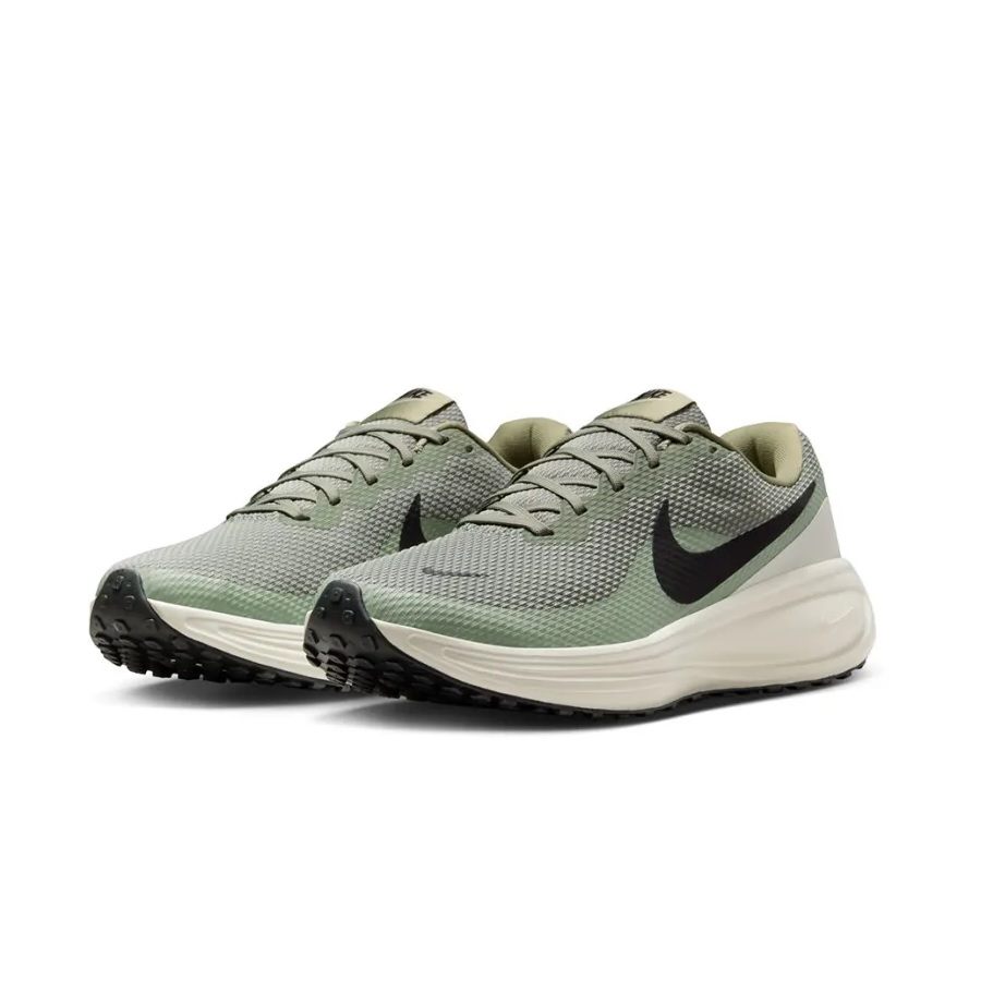 nike-revolution-papoutsia-athlitika-andrika
