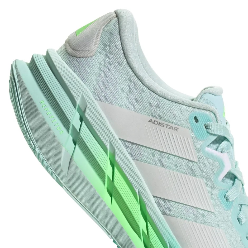 papoutsia-running-adidas-gunaikeia