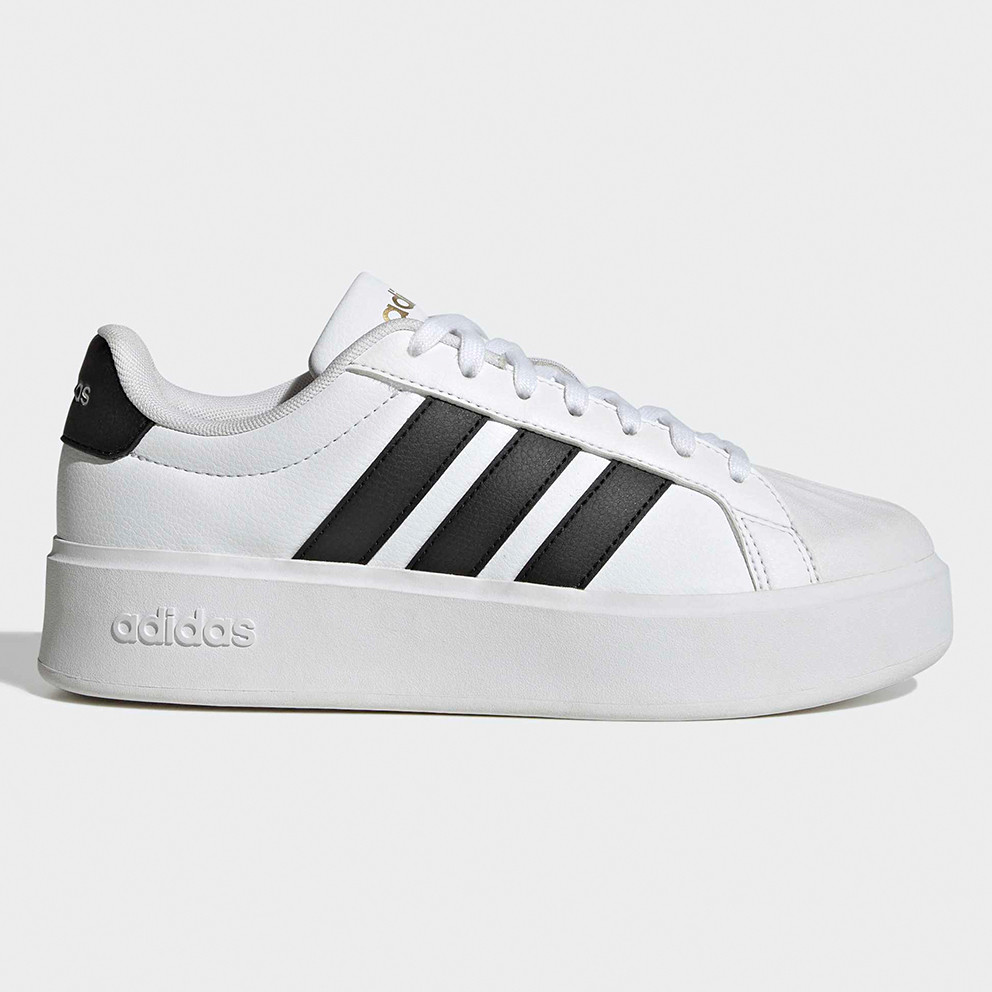 adidas-sportswear-streettalk-bold-woman
