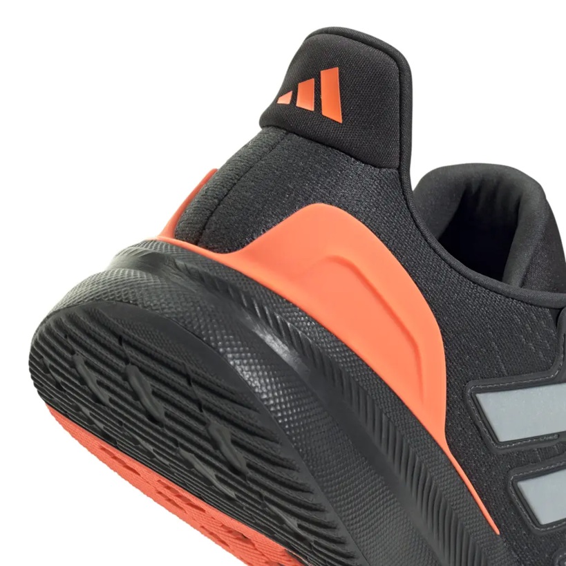 running-andrika-papoutsia-mavra