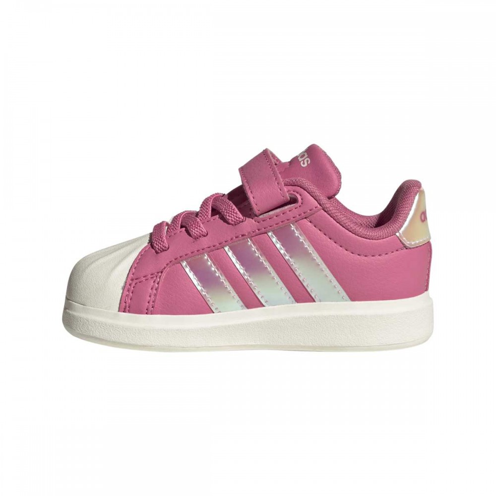vrefika-papoutsia-adidas-sneakers