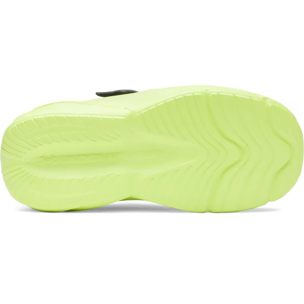 papoutsia-under-armour-paidika